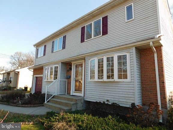 3rd image of 1286 Puritan Ave