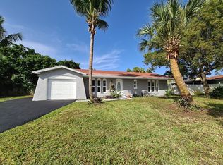 2926 Lake Shore Dr, West Palm Beach, FL 33404