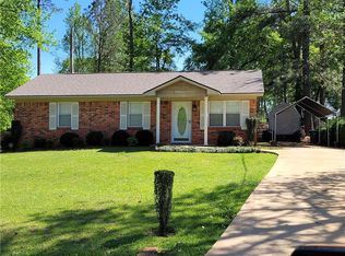 809 Fairwood Dr, Valley, AL 36854