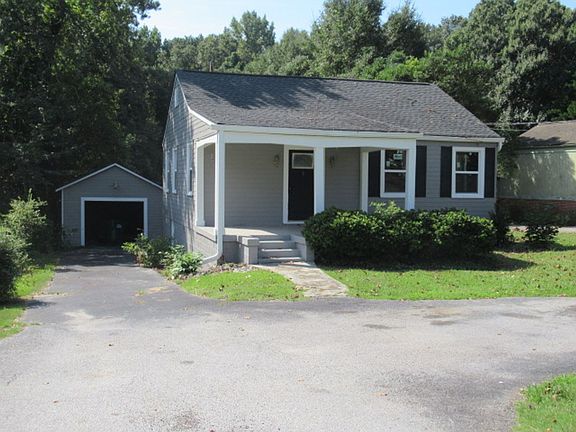 2nd image of 831 Cedar St