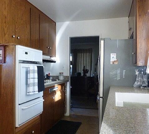 5th image of 184 Redwood Ave