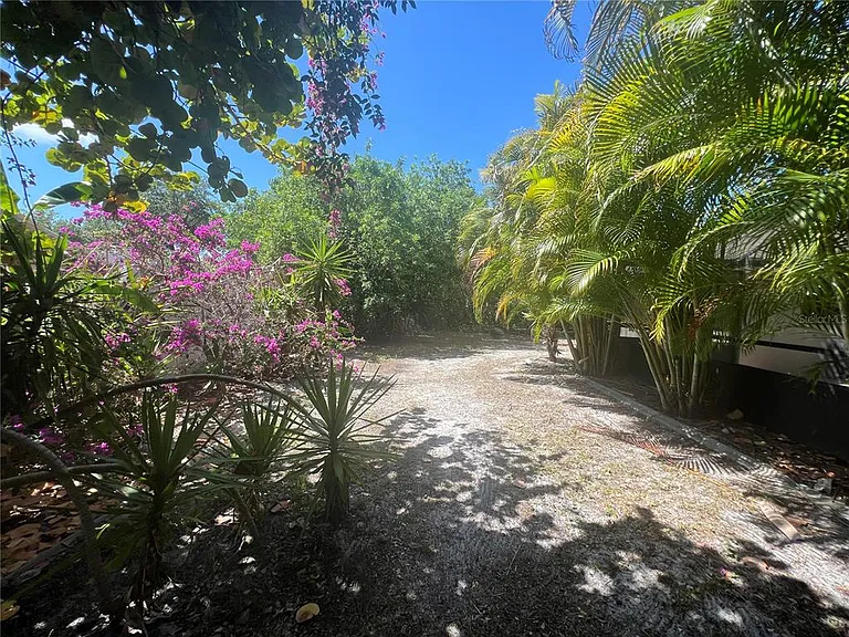 1314 Beacon Dr — Photo 38