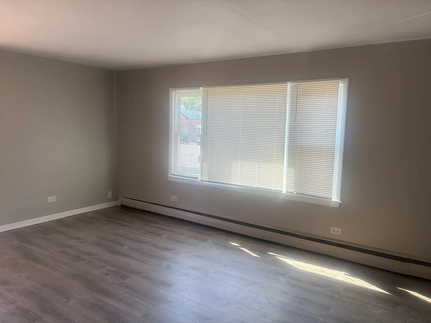 2 bed, 800 sqft, $1,550 — Photo 2