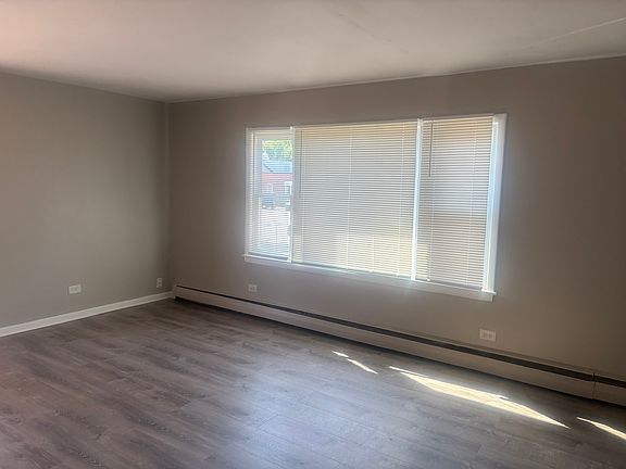 2nd image of 1340 N Main St #D11