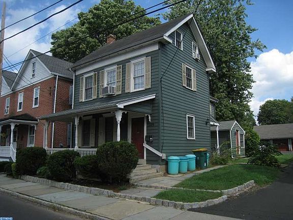 2nd image of 209 Court St #B