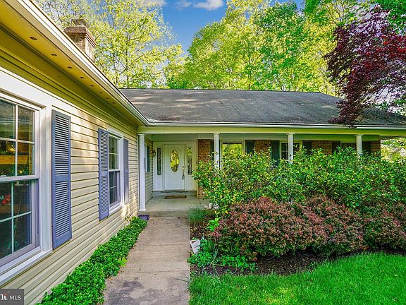 3rd image of 11125 Stonebrook Dr