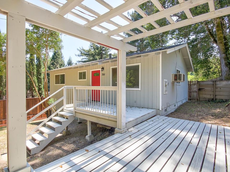 1st image of 701 Pinecrest Dr