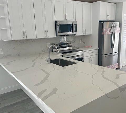 5th image of 4632 Lakeside Cir