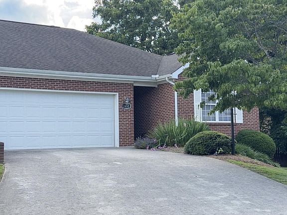 2nd image of 3461 Maple Grove Way