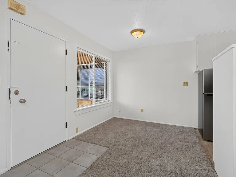 Shore View Apartments — Photo 25