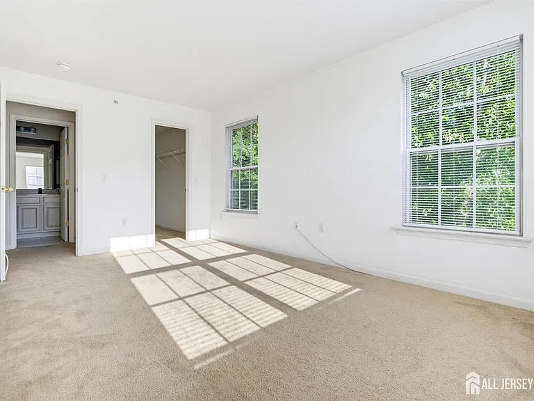 1054 Morning Glory Dr — Photo 19
