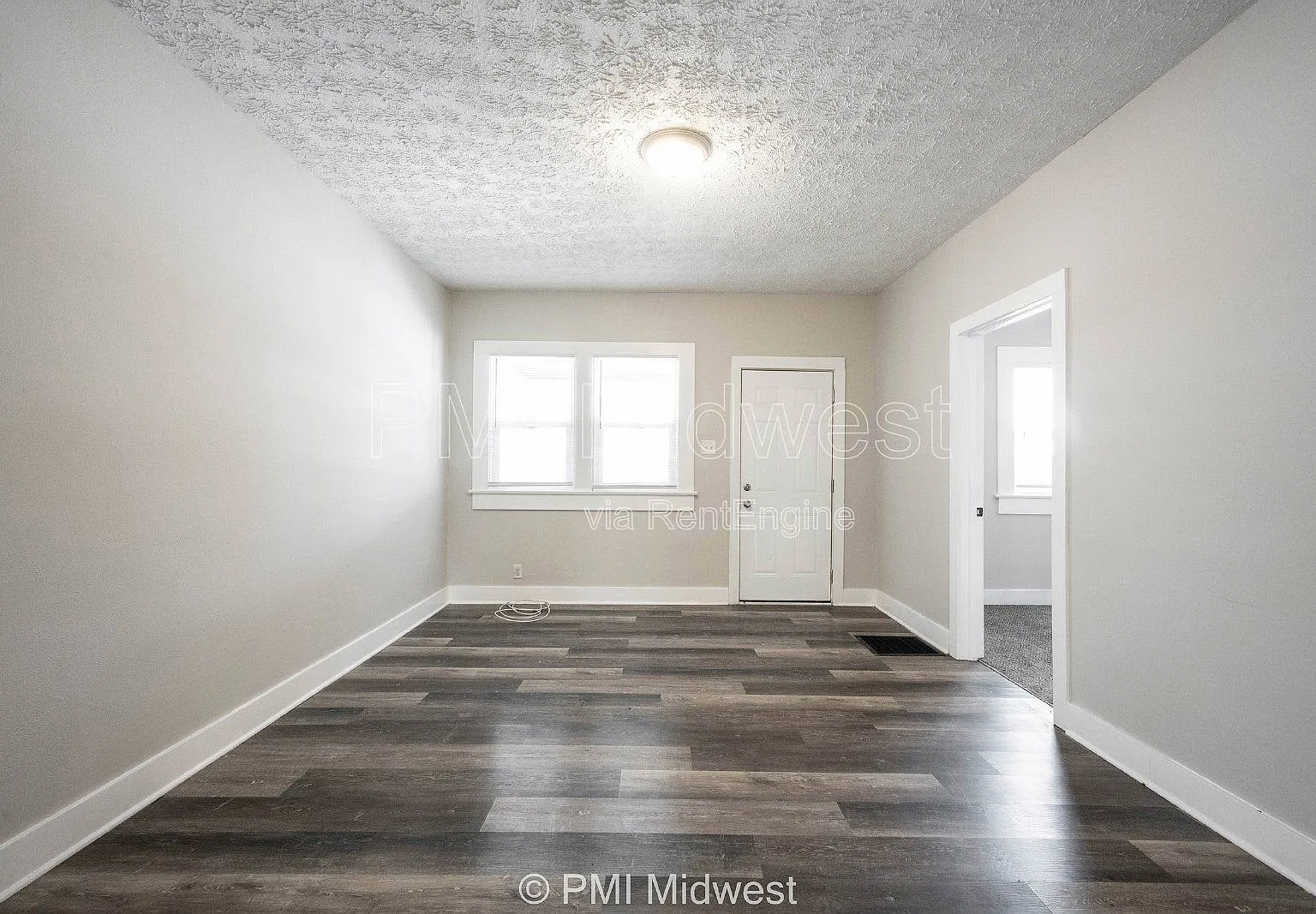 2 bed, 1.0 bath, 888 sqft, $1,195 — Photo 3