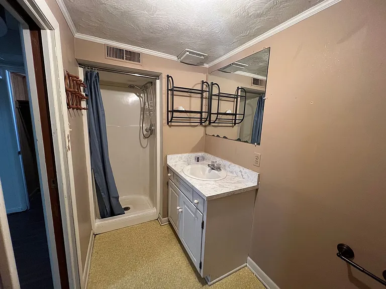 206 Connecticut Ave — Photo 34