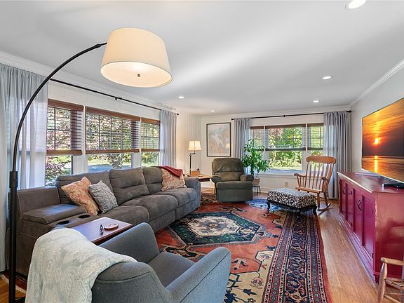 5th image of 7147 Maxwell Rd