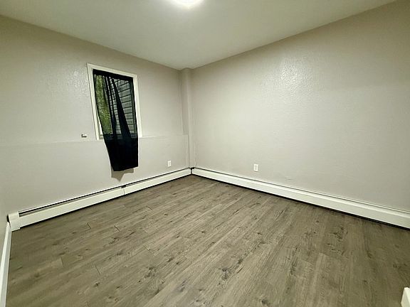 5th image of 1090 S Salmonberry St #4