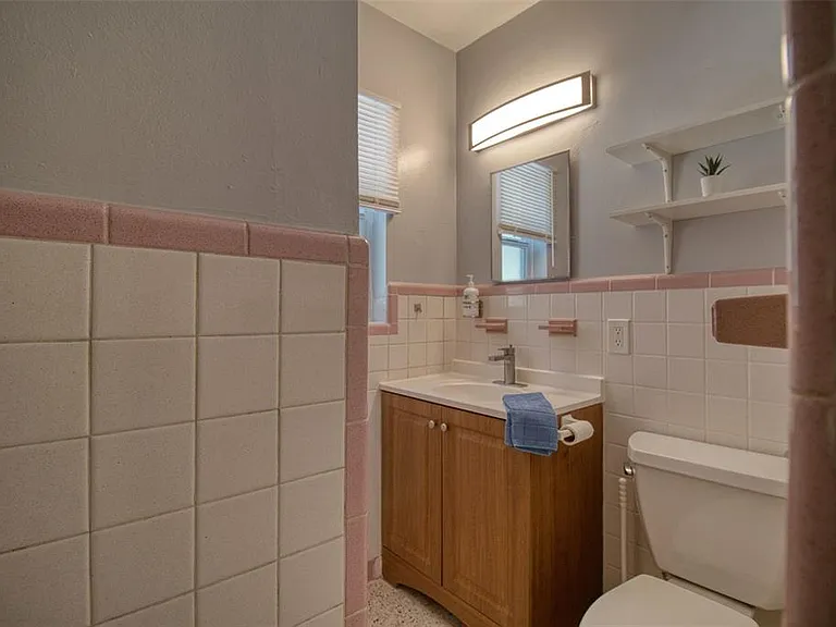 634 15th Ave S — Photo 7