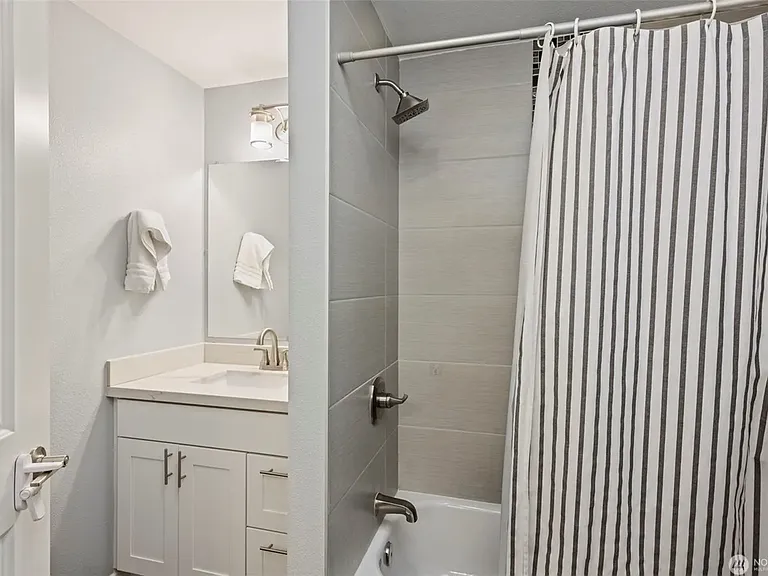 5220 201st Pl SW — Photo 23