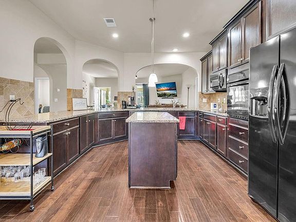 5th image of 549 Harmony Way