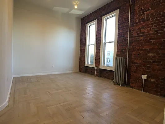 Rented by Zone Corp | media 38