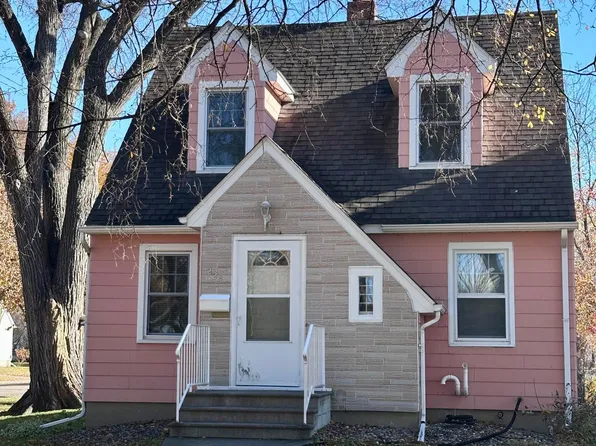 224 12th St N, Moorhead, MN 56560