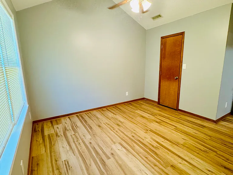 2100 Pikes Peek Pl — Photo 8