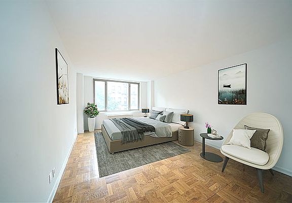 3rd image of 160 E 84th St APT 5C