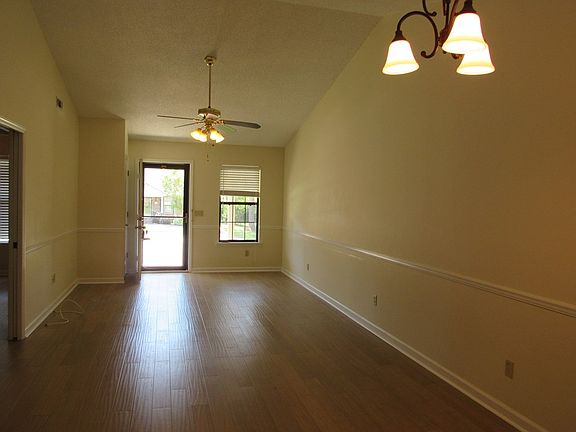 5th image of 114 Southgate Dr
