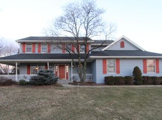 1219 Gerry St, Woodstock, IL 60098