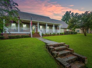 4 Leone Ln, Hanahan, SC 29410