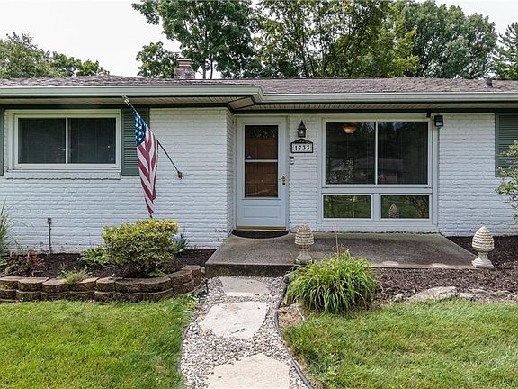 2nd image of 1733 Marian Dr