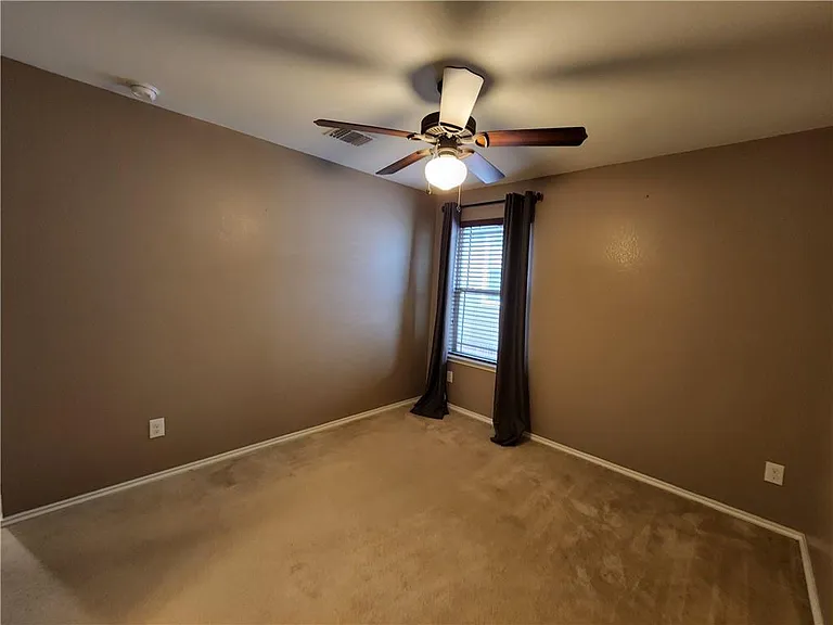 222 Telluride Dr — Photo 26