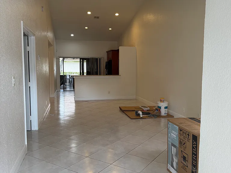 1031 NW 79th Ave — Photo 4
