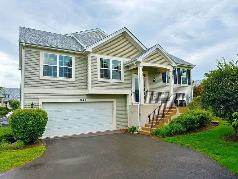 1678 Windward Dr — Photo 1