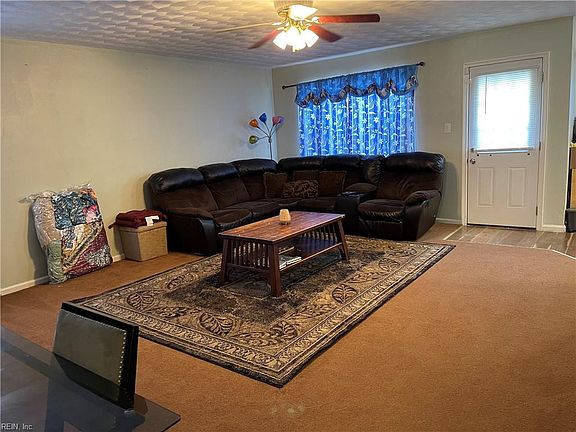 3rd image of 5144 Elmhurst Ave