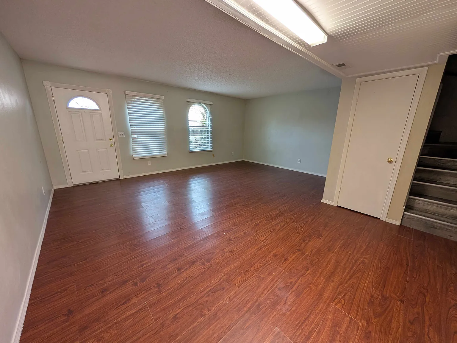 3 bed, 1.5 bath, 1082 sqft, $850 — Photo 4
