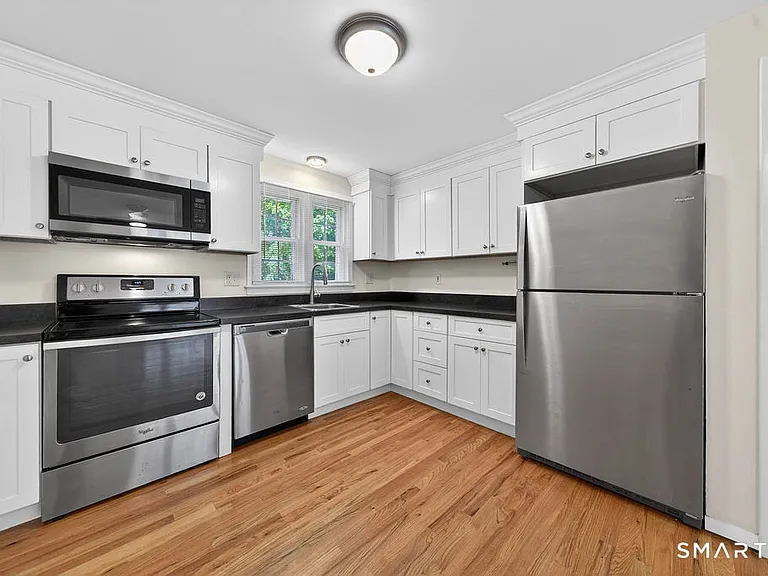 1789 Foxon Rd #7D — Photo 4