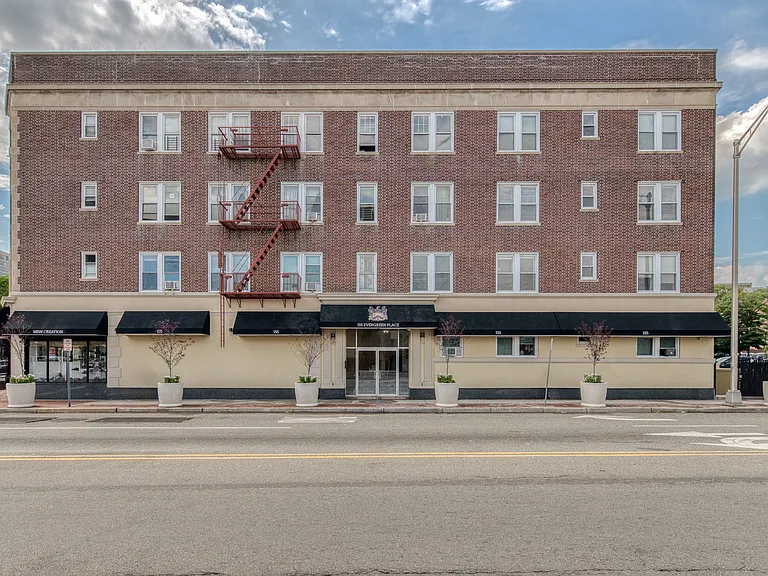 155 EVERGREEN PLACE — Photo 15