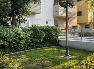 10756 Camarillo St APT 302, North Hollywood, CA 91602