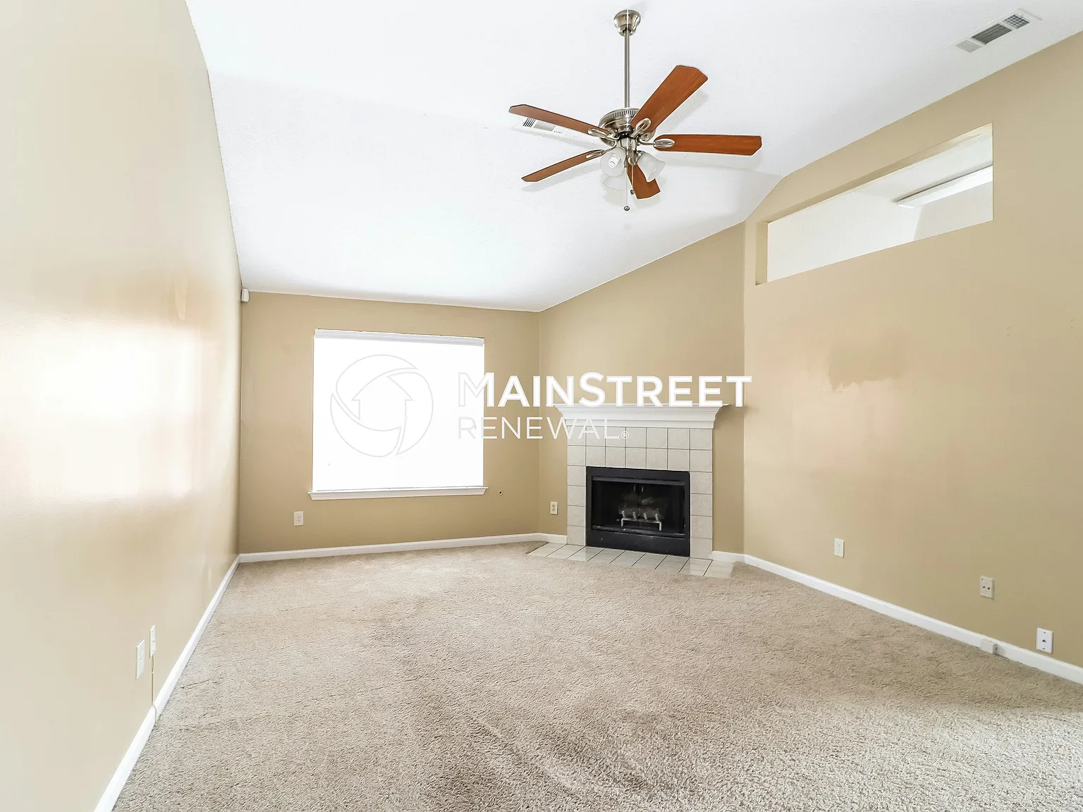 3836 Clarion Dr — Photo 2