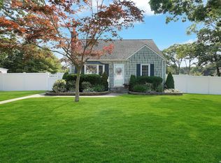 113 Roosevelt Ave, Islip, NY 11751
