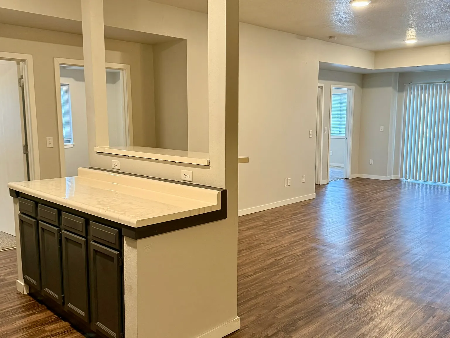 4 bed, 1292 sqft, $3,441 — Photo 3