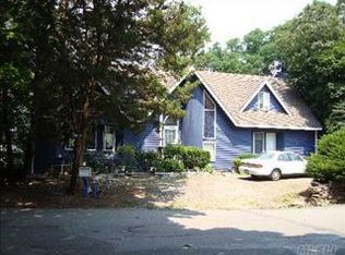 85 Soundview Dr, Rocky Point, NY 11778