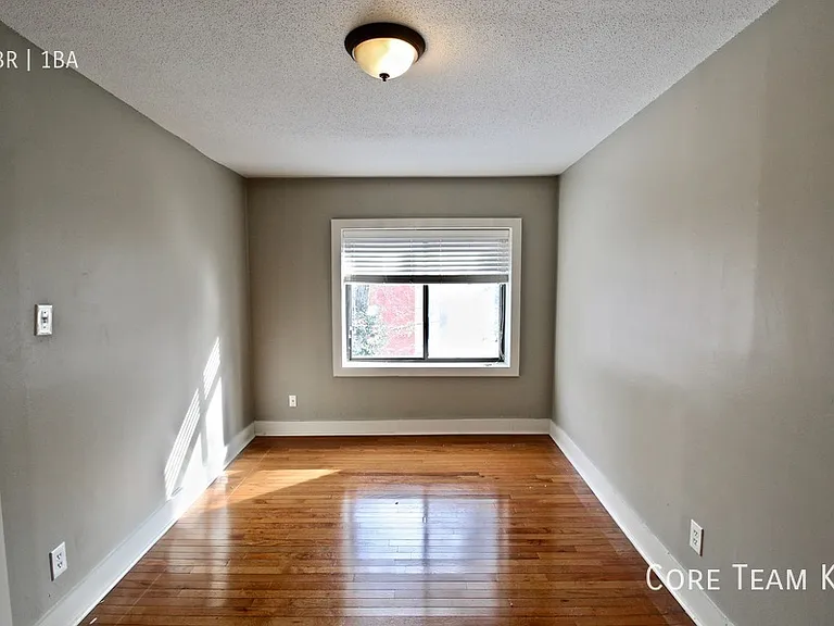 4328 Roanoke Pkwy #201 — Photo 8