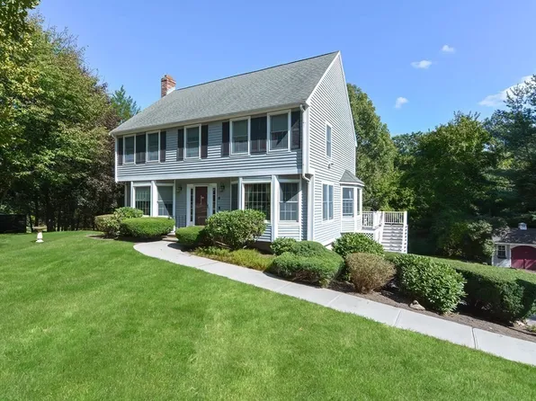 10 Walnut Hill Rd, Millis, MA 02054