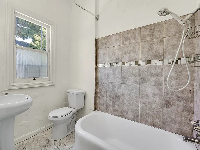 1619 Walnut St #D — Photo 14