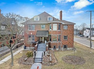 801 Victoria Ave, Windsor, ON N9A4N5