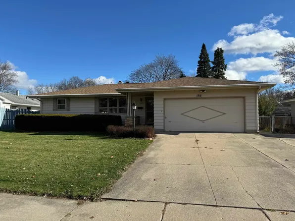 1816 N Concord Dr, Janesville, WI 53545