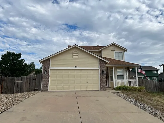 1155 Pond Side Dr — Photo 1