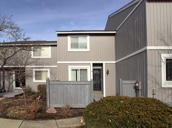 44 Twin Lakes Dr, Fairfield, OH 45014