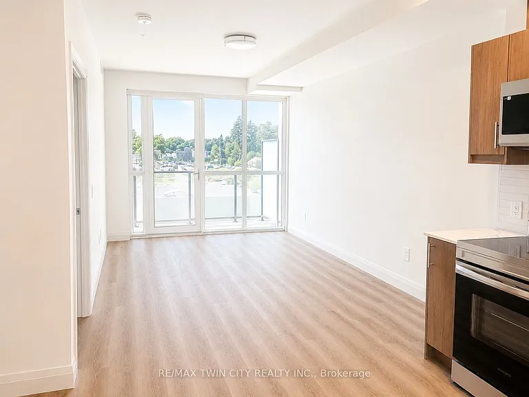 1333 Weber St E #209 — Photo 11
